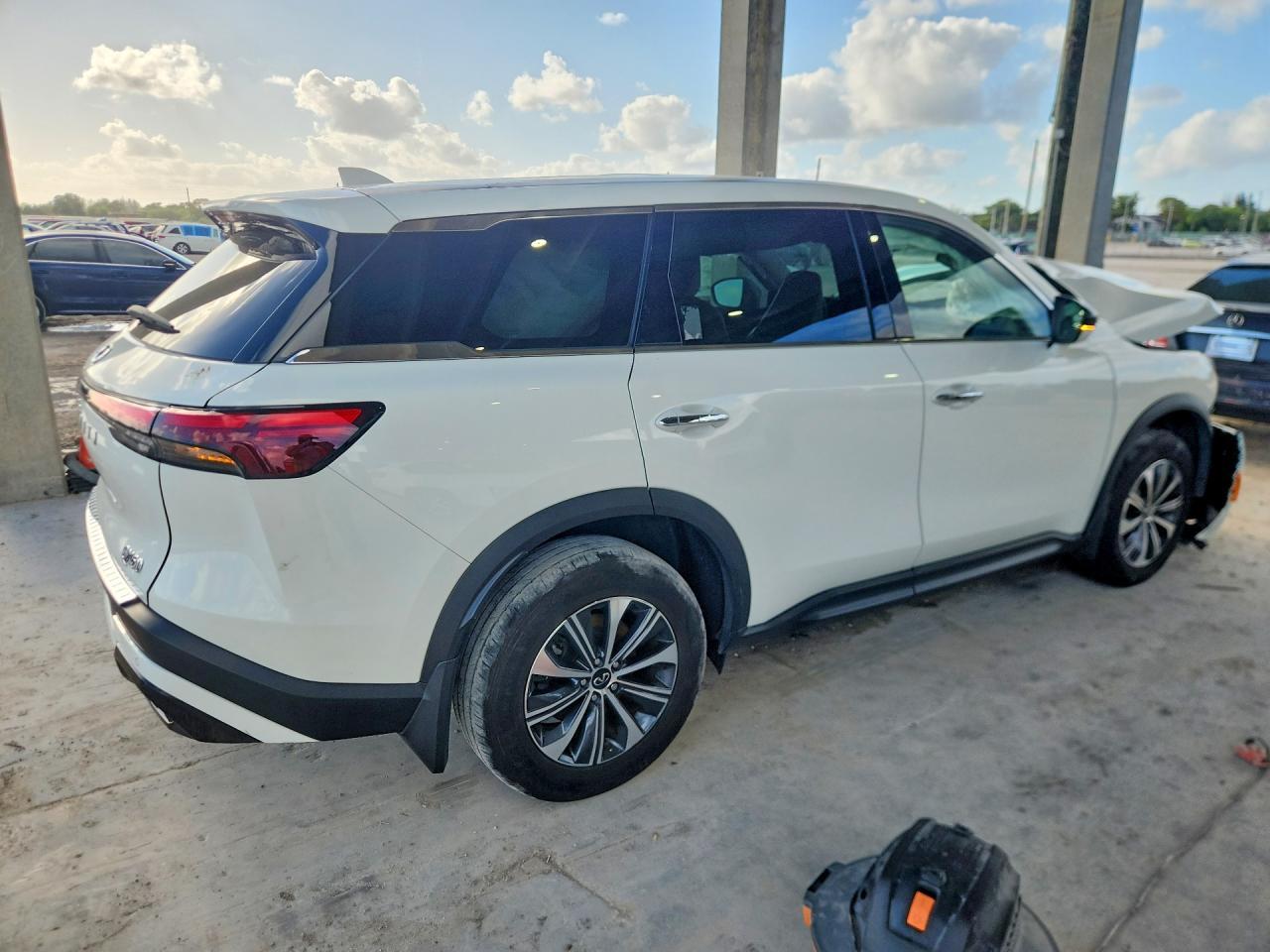 2024 Infiniti Qx60 Pure - zdjęcie 3