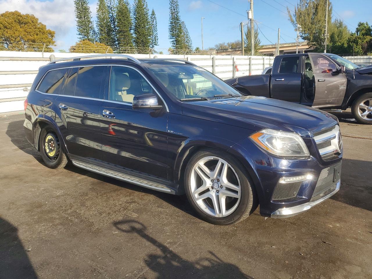 2015 Mercedes-Benz Gl 550 4Matic - zdjęcie 4