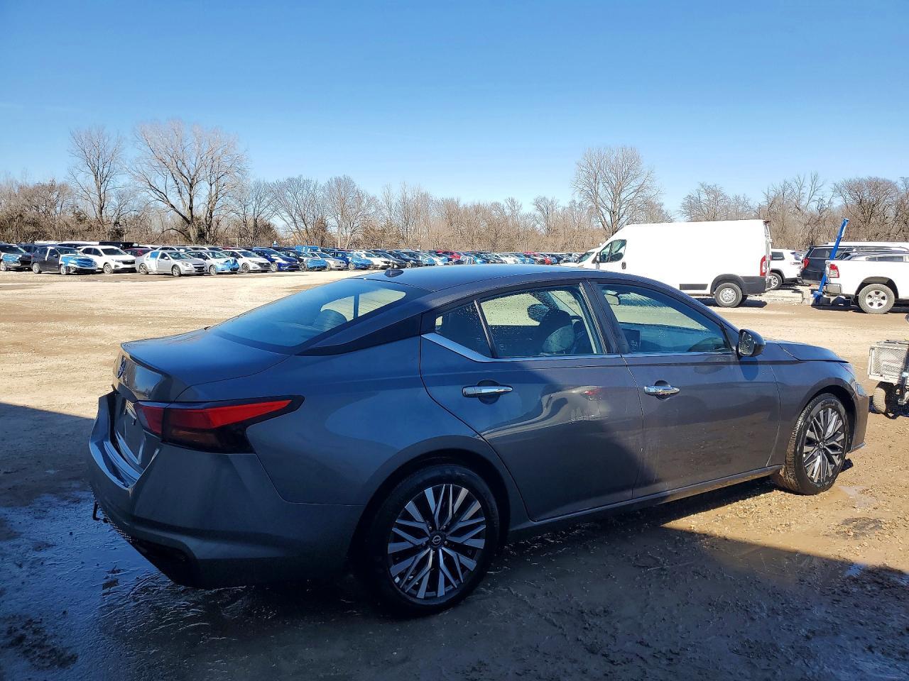 2025 Nissan Altima 2.5 Sv - zdjęcie 3