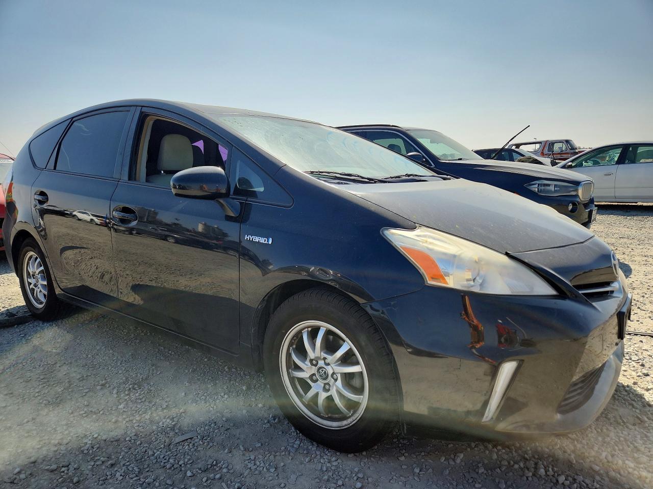 2014 Toyota Prius V Two - zdjęcie 4