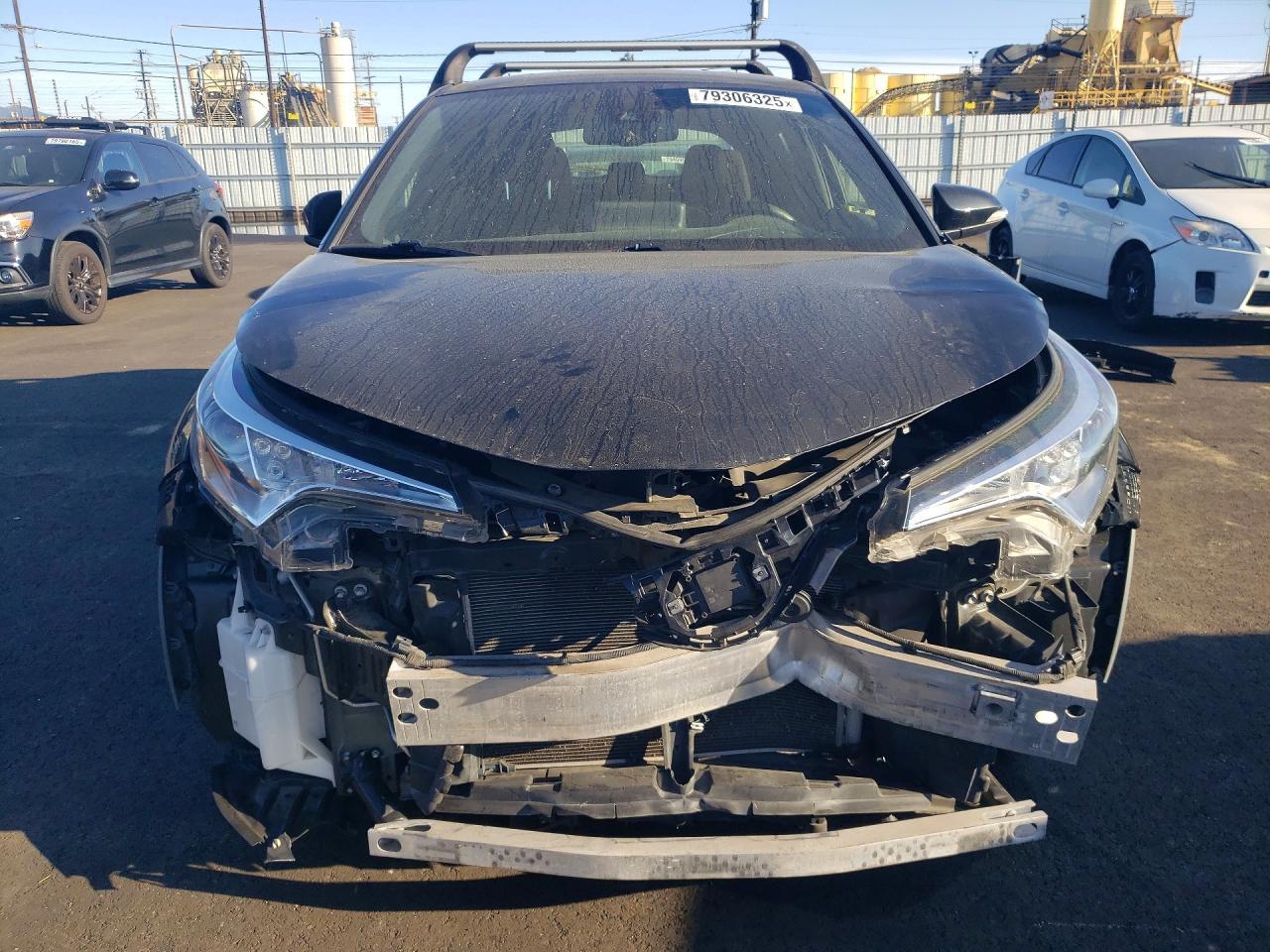 2019 Toyota C-Hr Le - zdjęcie 5