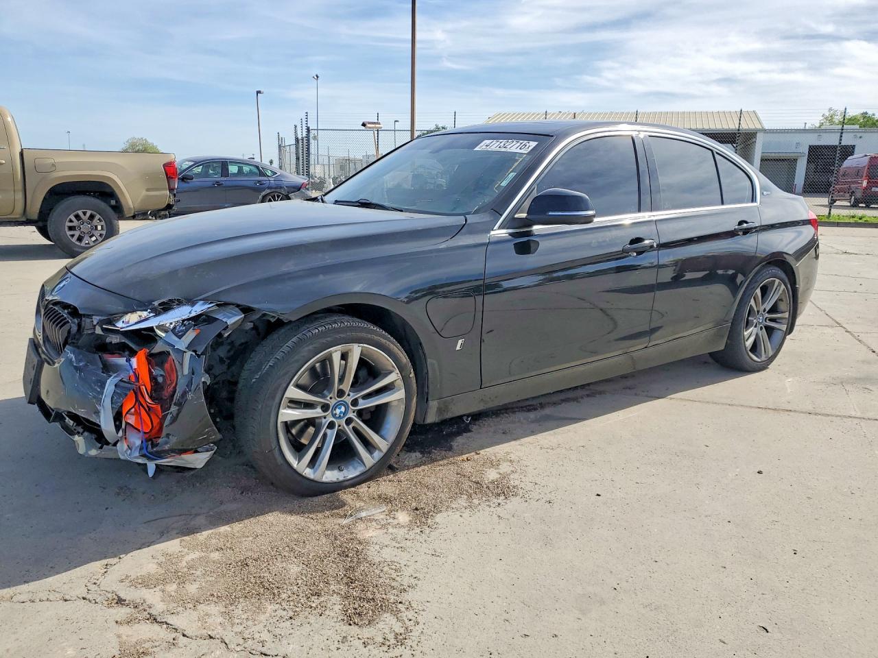 2017 BMW 330E - zdjęcie główne
