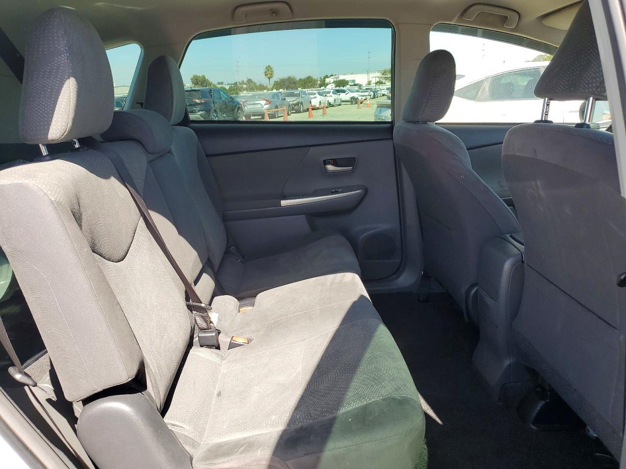 2013 Toyota Prius V Three - zdjęcie 10