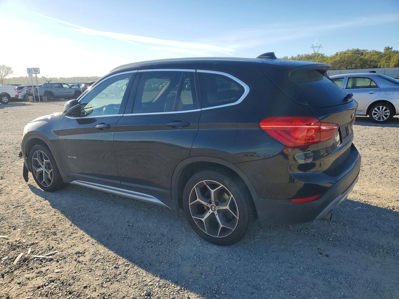 2018 BMW X1 xDrive28I - zdjęcie 2