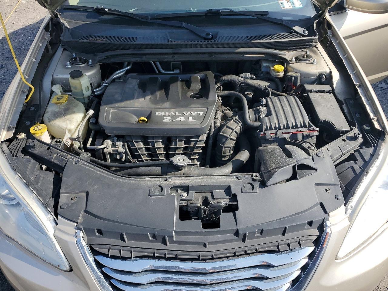 2013 Chrysler 200 Touring - zdjęcie 11