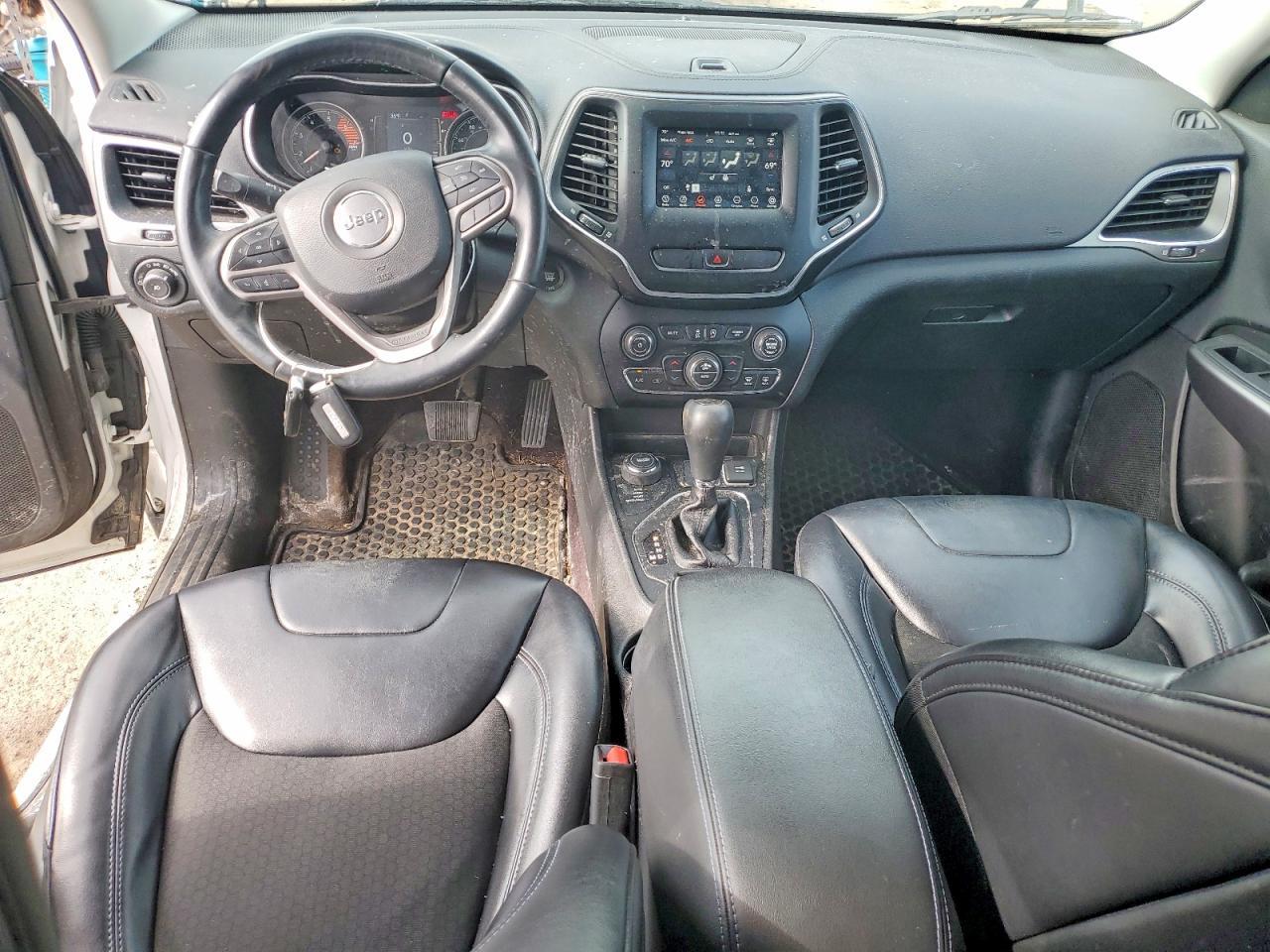 2019 Jeep Cherokee Latitude Plus - zdjęcie 8
