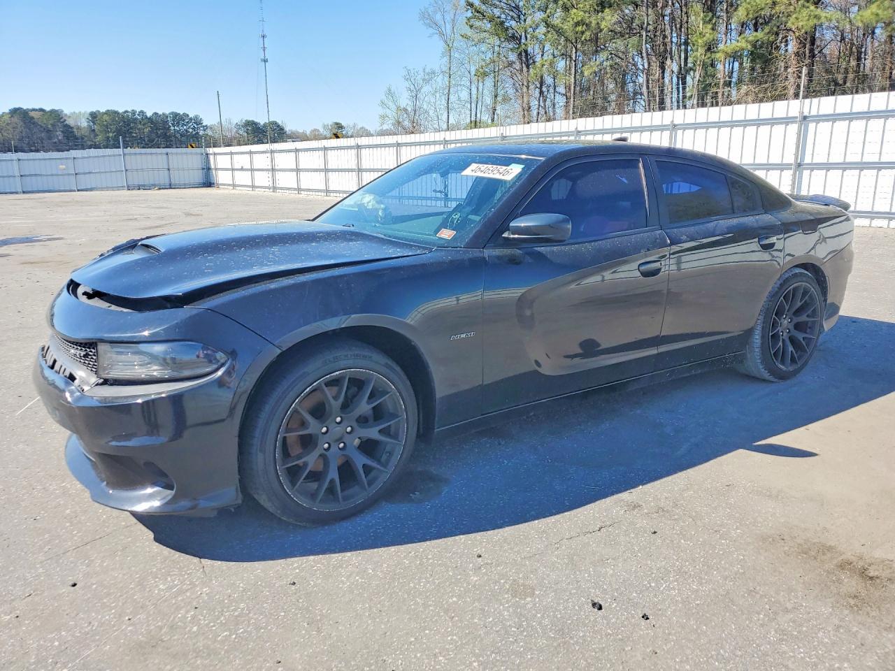 2015 Dodge Charger R - zdjęcie główne