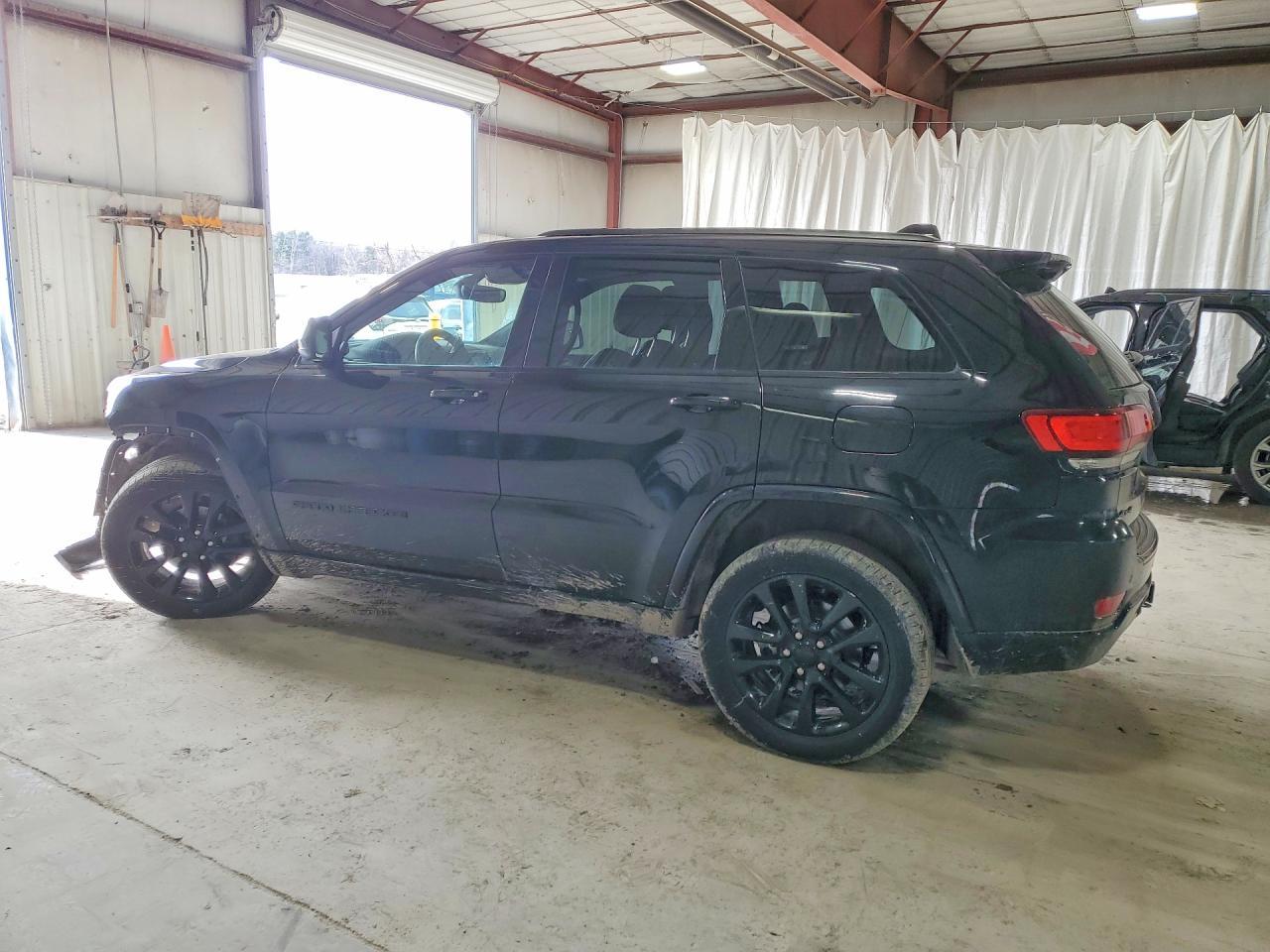 2017 Jeep Grand Cherokee Laredo - zdjęcie 2