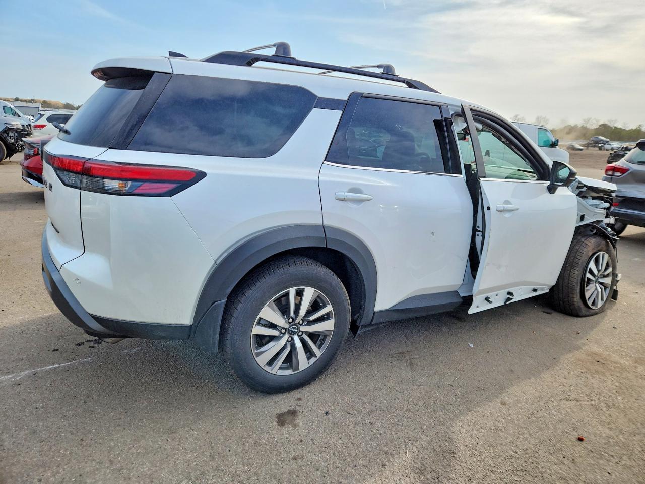 2026 Nissan Pathfinder Sl - zdjęcie 3