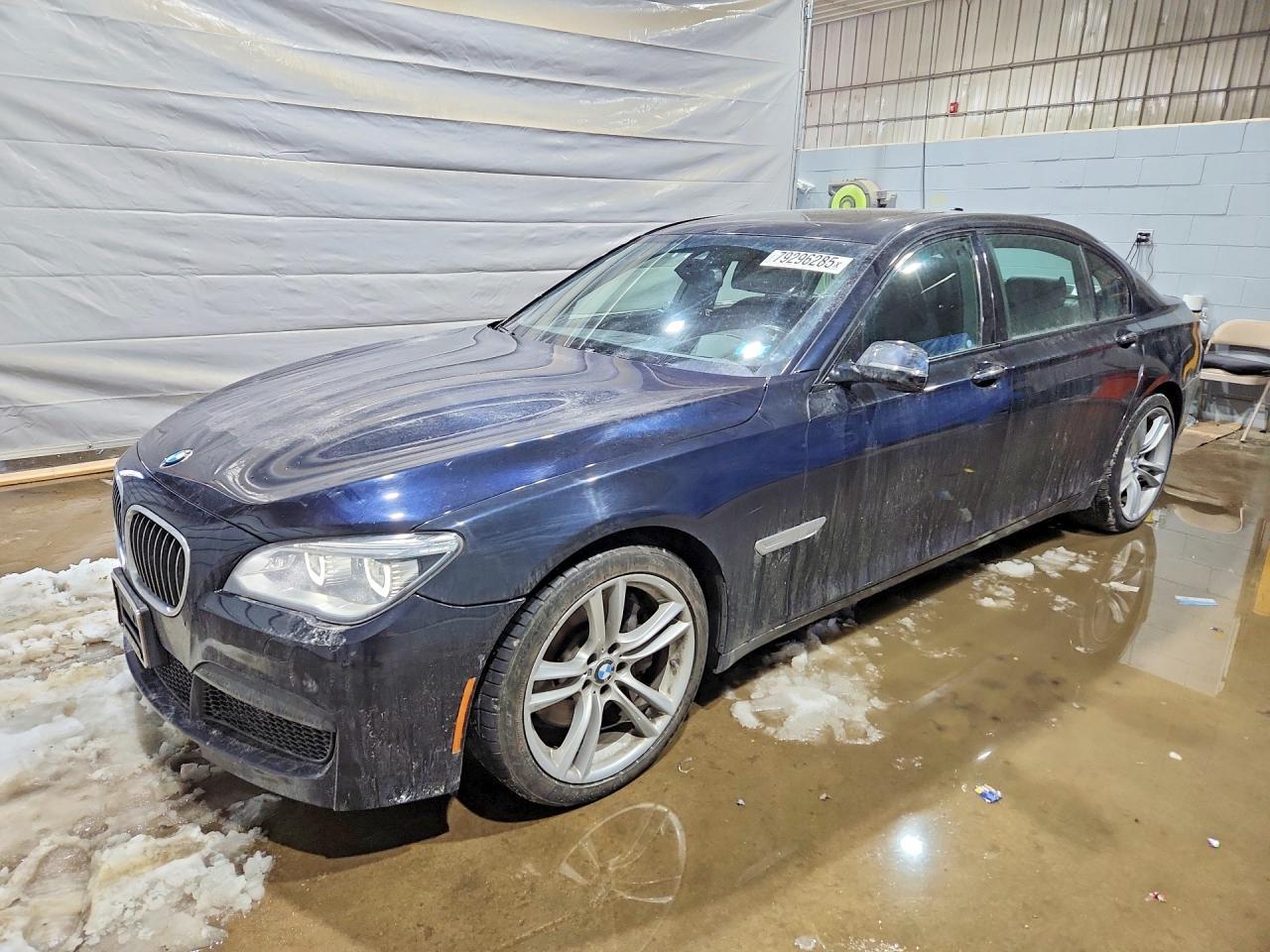 2015 BMW 750 Lxi - zdjęcie główne