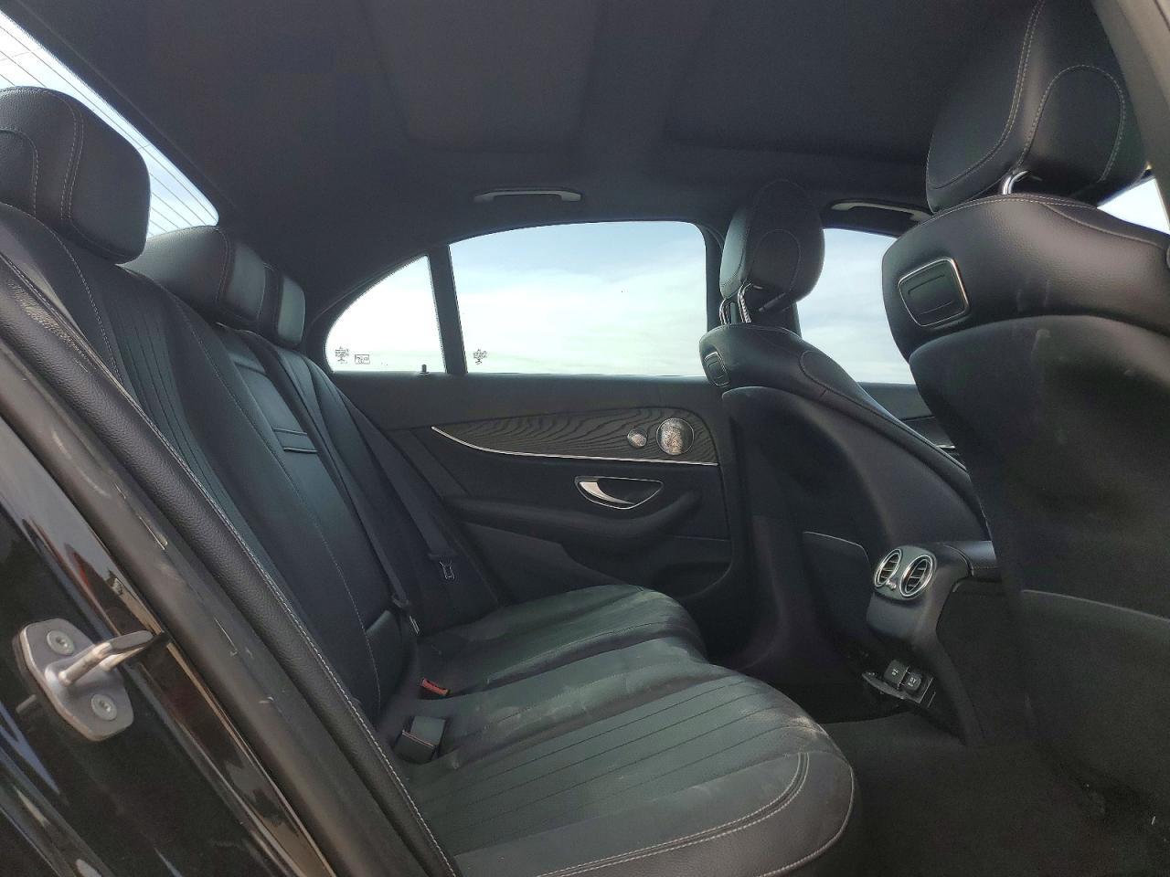 2018 Mercedes-Benz E 300 4Matic - zdjęcie 10