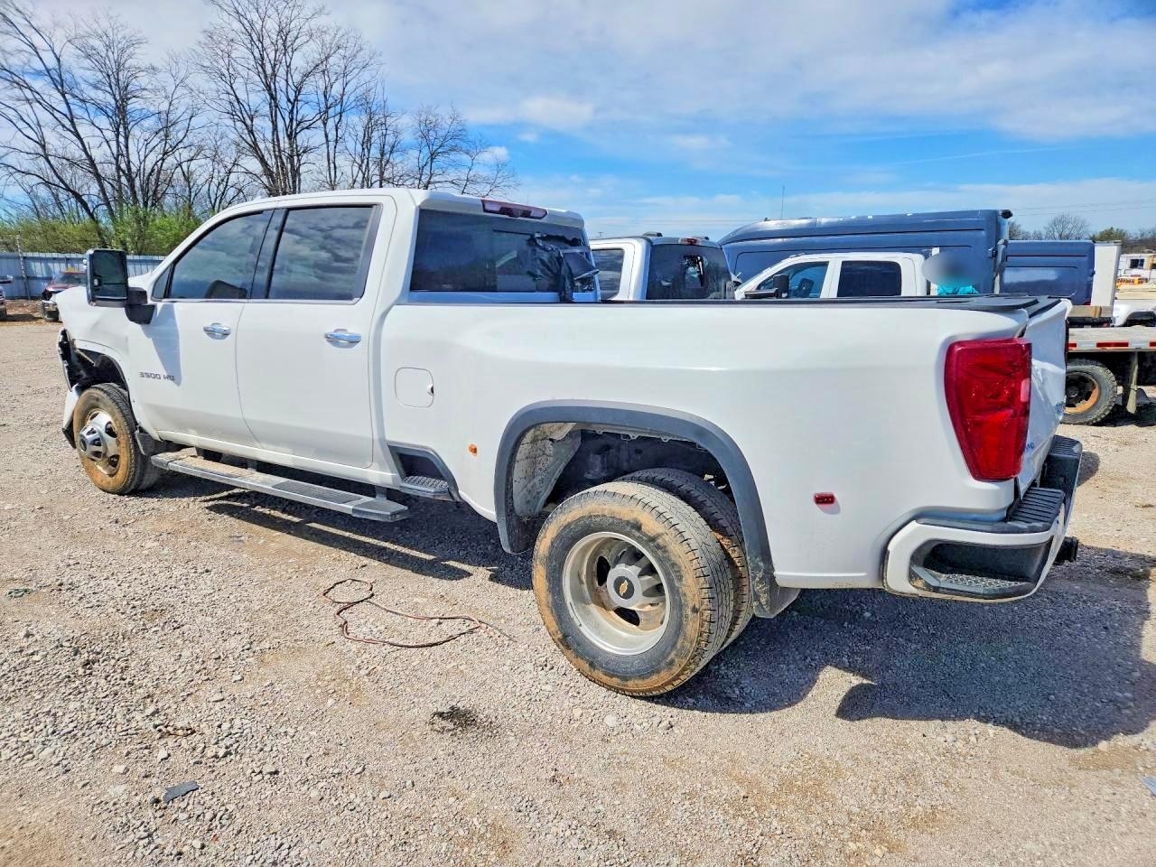 2021 Chevrolet Silverado K3500 High Country - zdjęcie 2