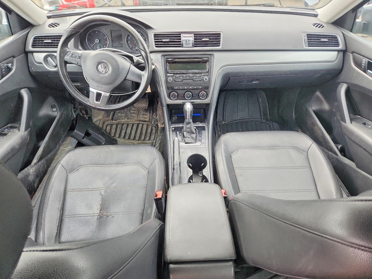 2015 Volkswagen Passat S - zdjęcie 8