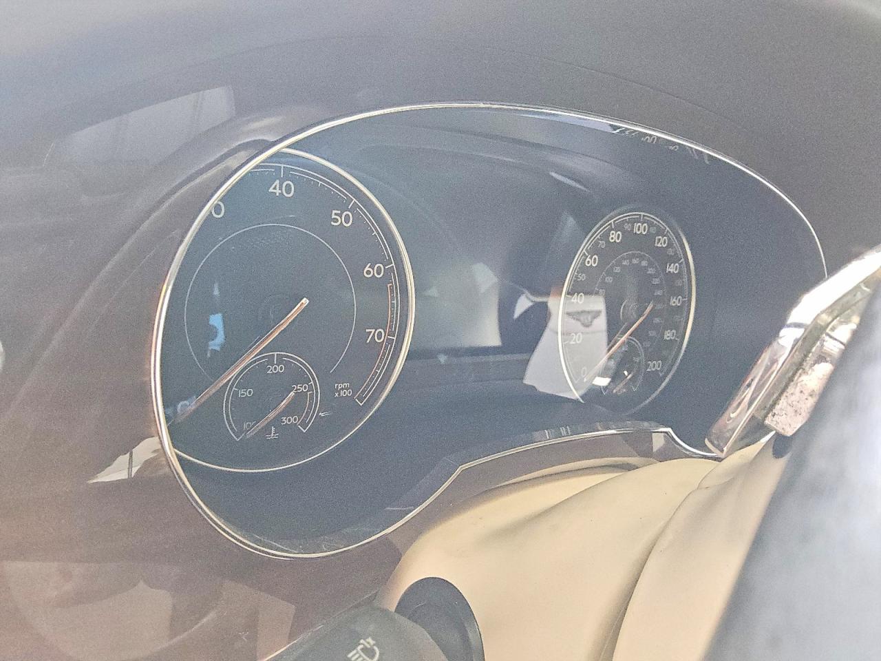 2017 Bentley Bentayga - zdjęcie 9