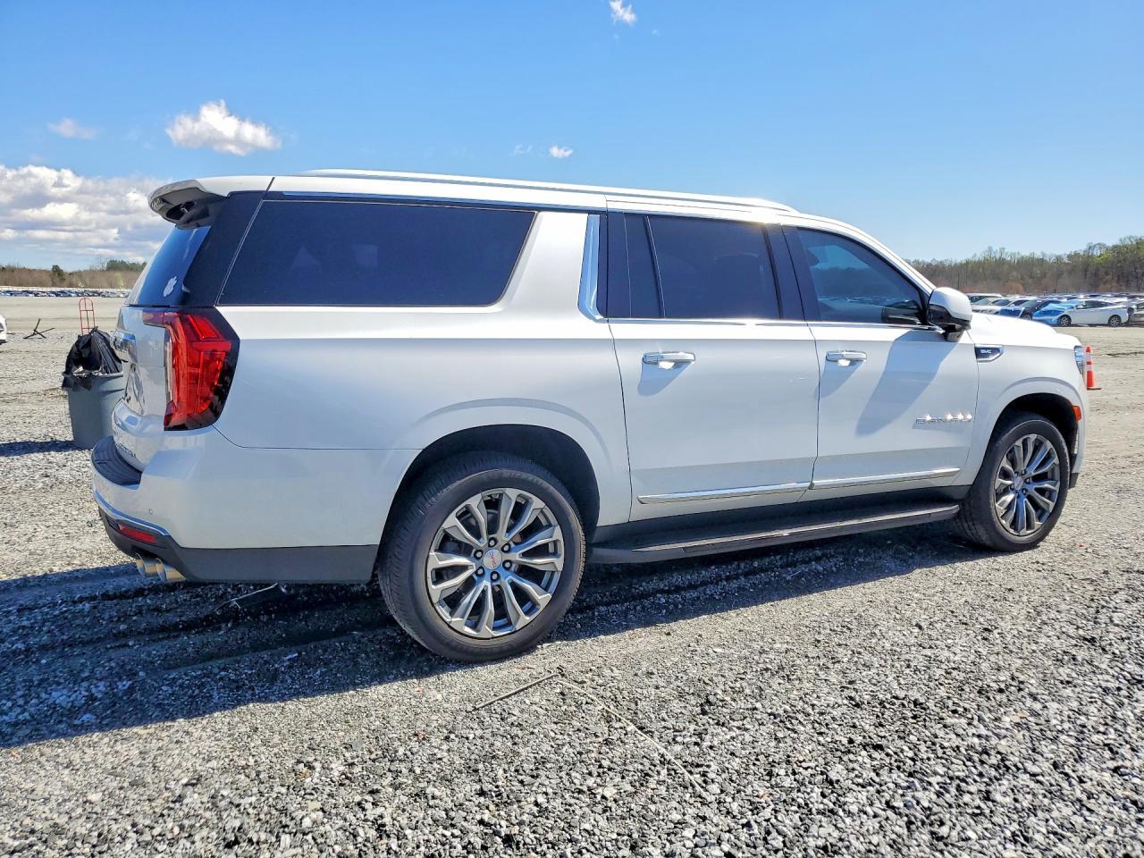 2022 GMC Yukon Xl Denali - zdjęcie 3