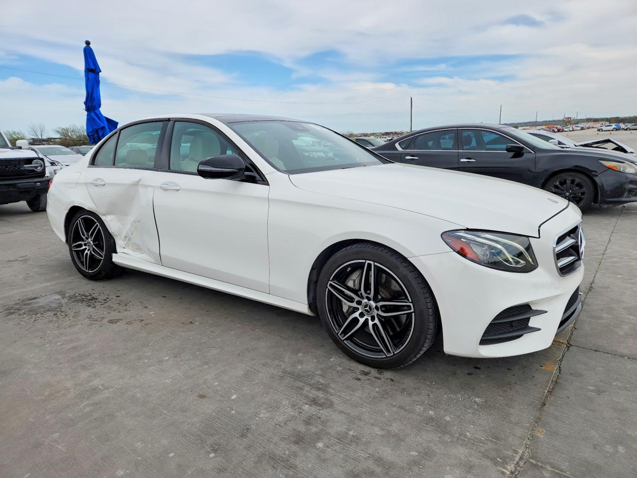 2019 Mercedes-Benz E 300 - zdjęcie 4