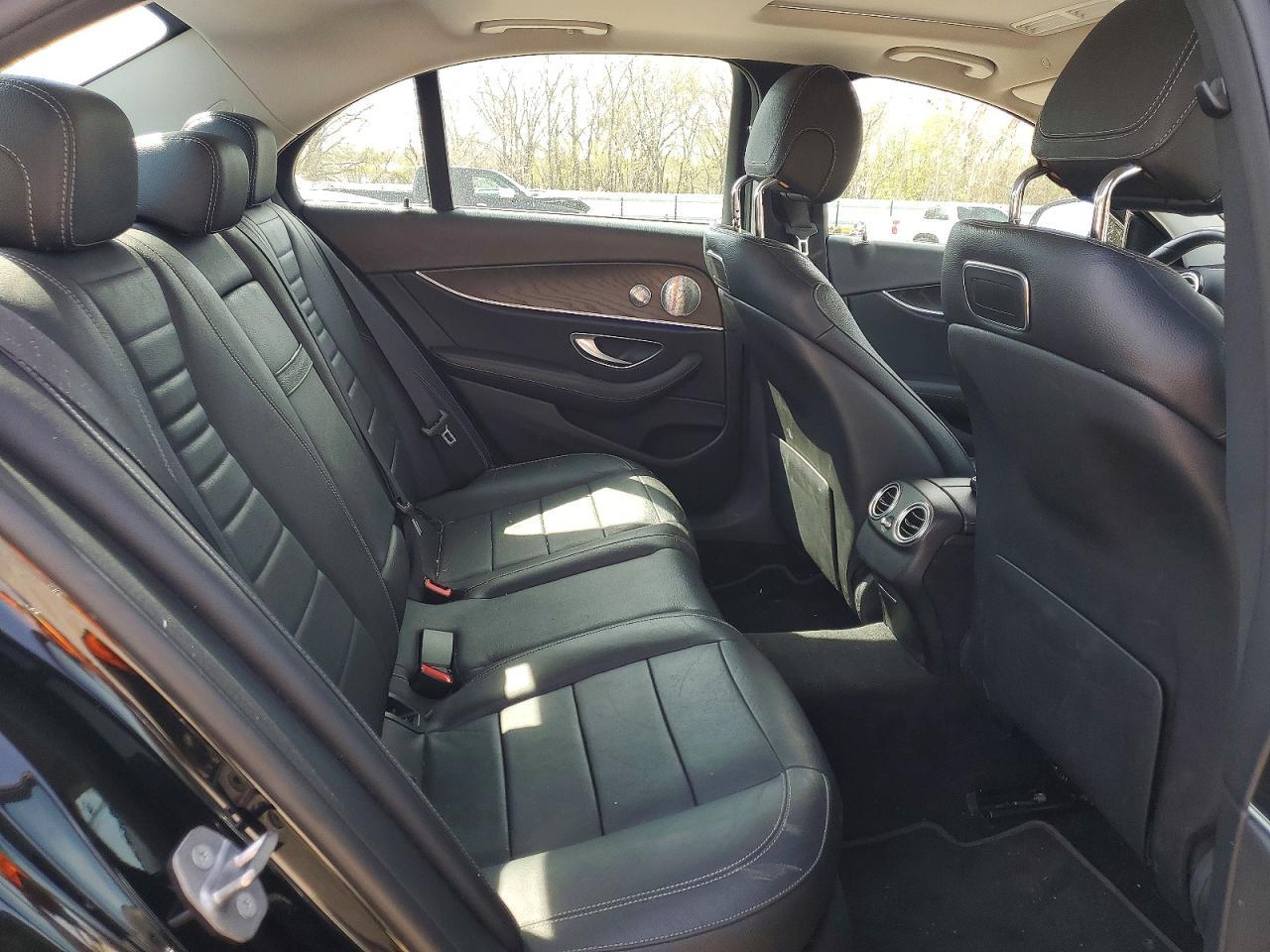 2018 Mercedes-Benz E 400 4Matic - zdjęcie 10