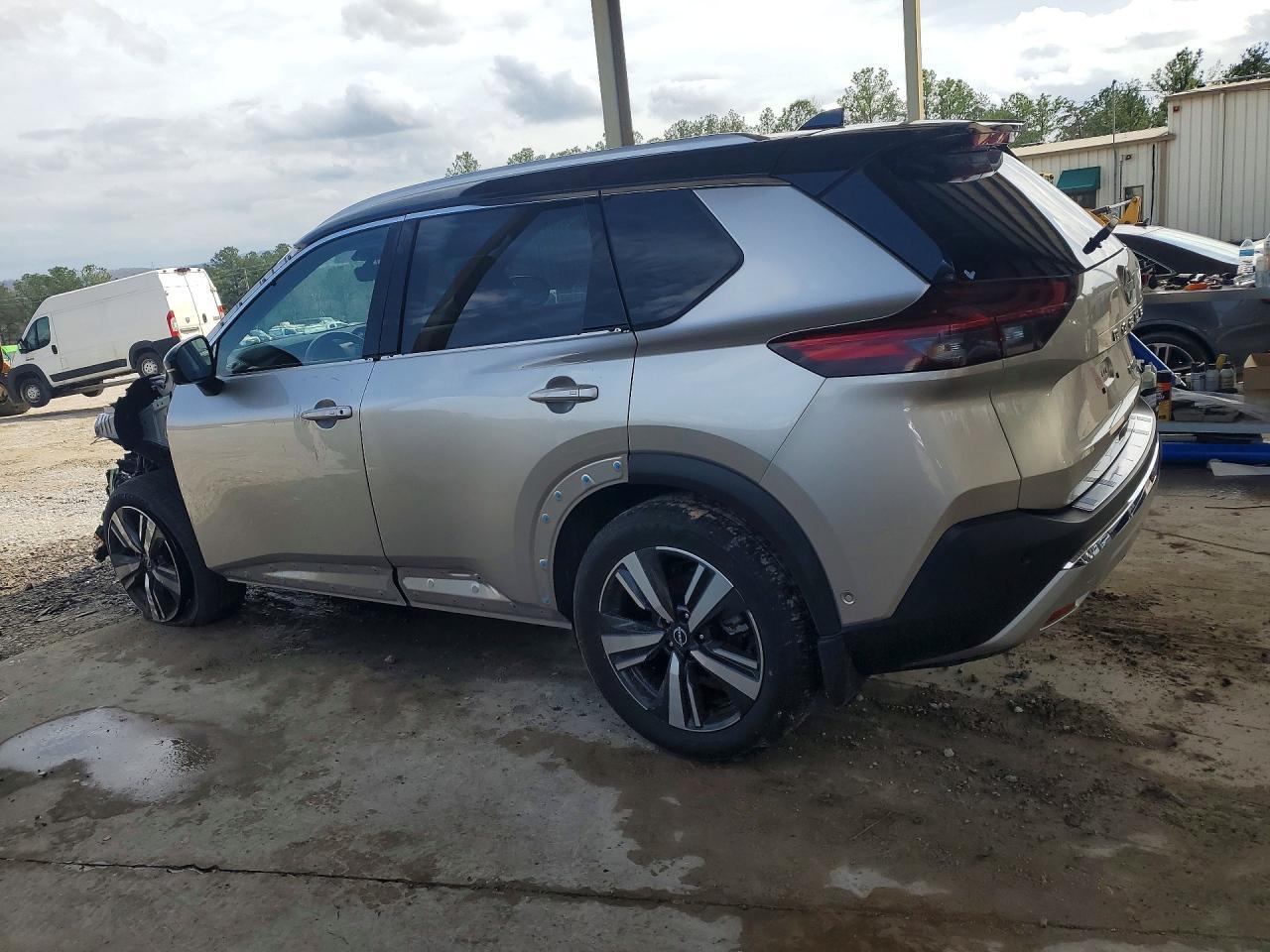 2023 Nissan Rogue Platinum - zdjęcie 2