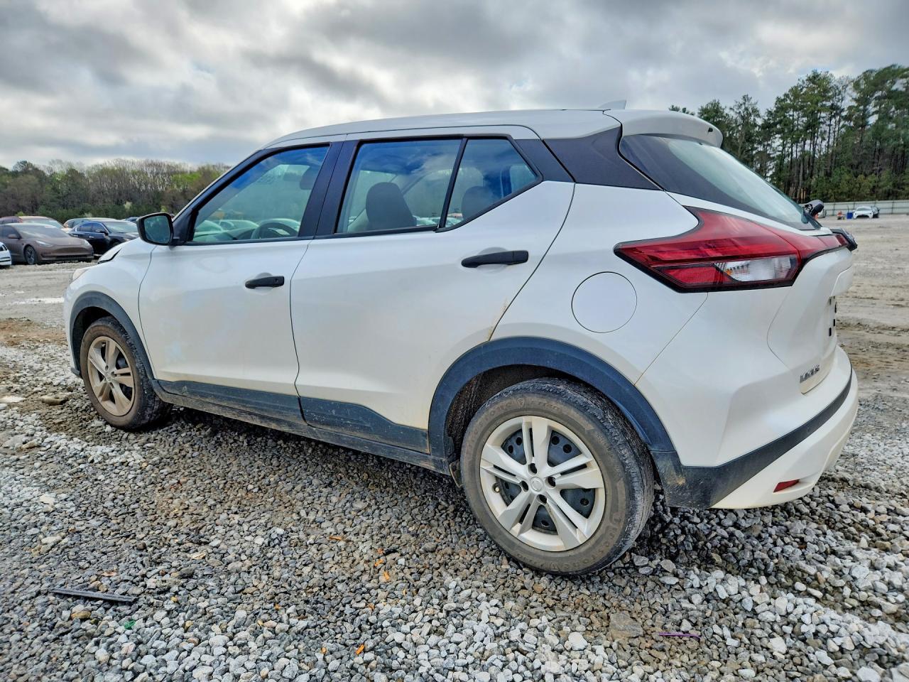 2024 Nissan Kicks S - zdjęcie 2