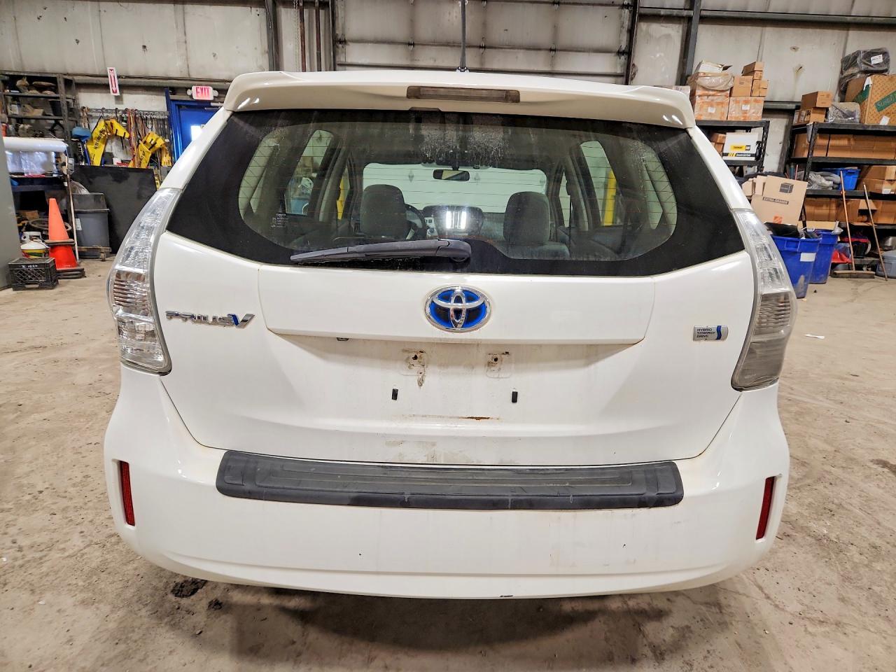 2014 Toyota Prius V - zdjęcie 6