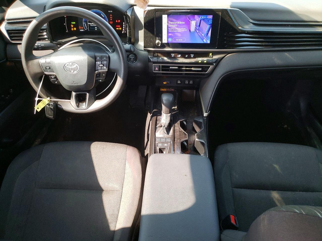 2025 Toyota Camry Le - zdjęcie 8