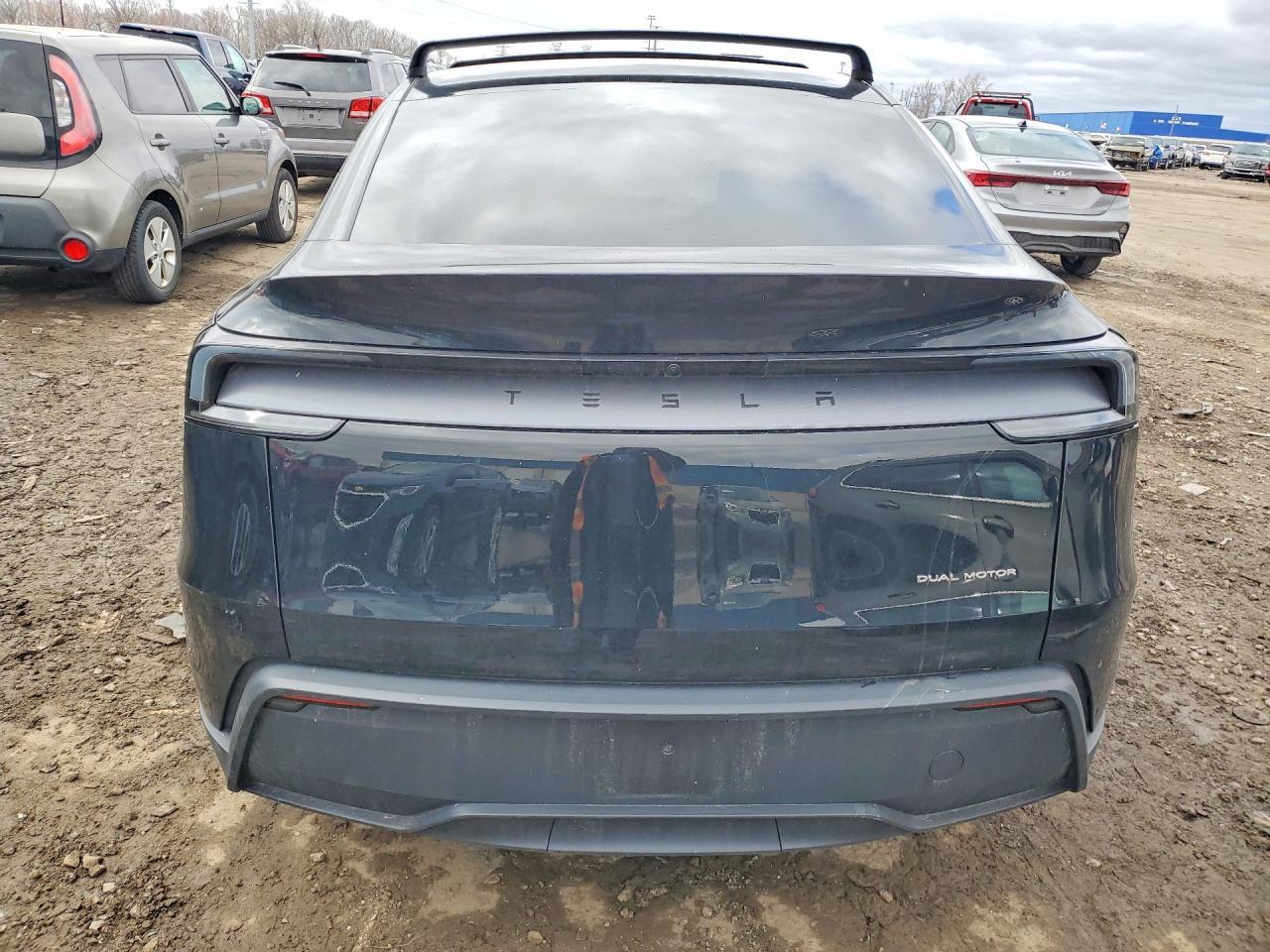 2026 Tesla Model Y - zdjęcie 6