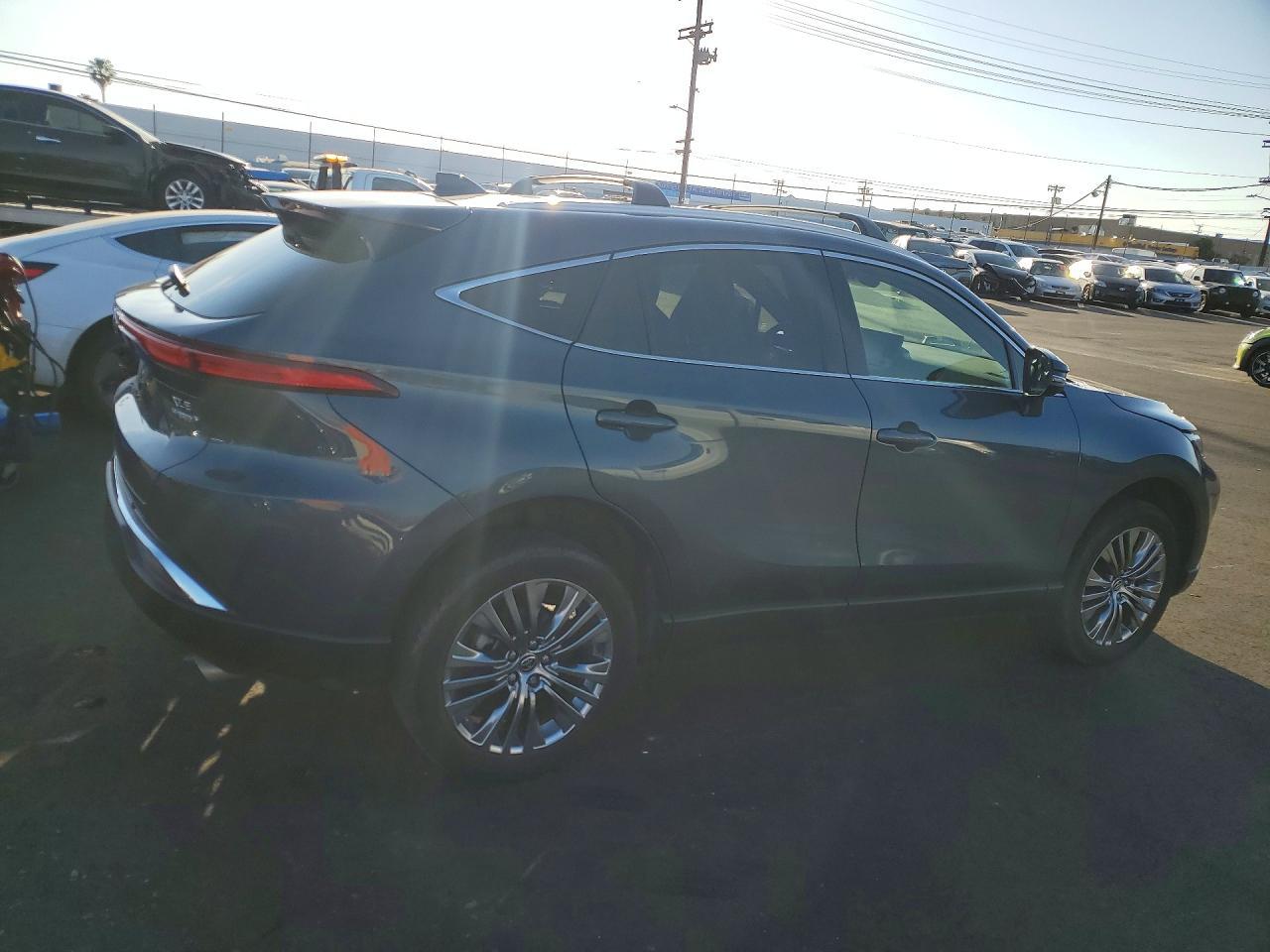 2022 Toyota Venza Xle - zdjęcie 3