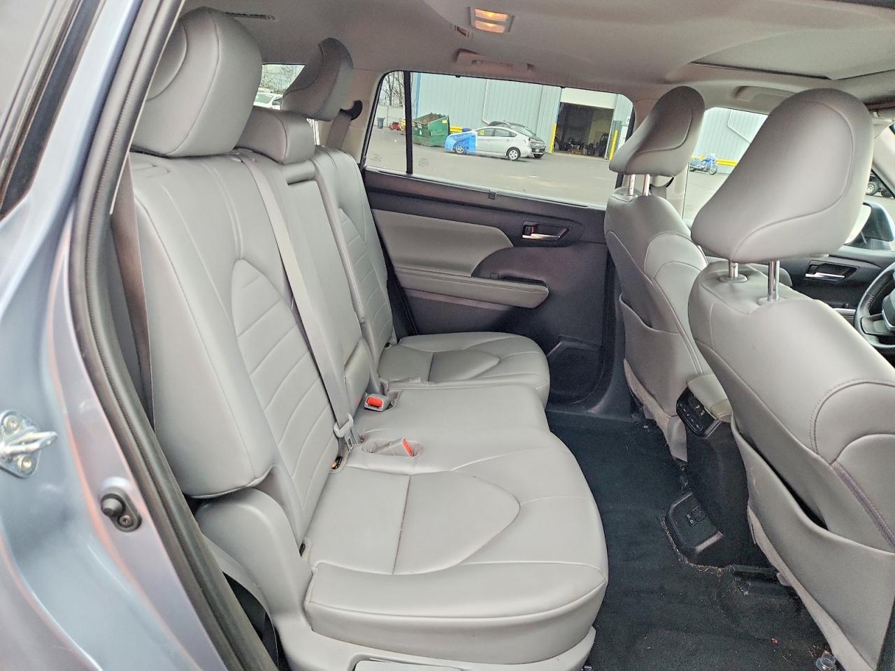 2022 Toyota Highlander Hybrid Xle - zdjęcie 11