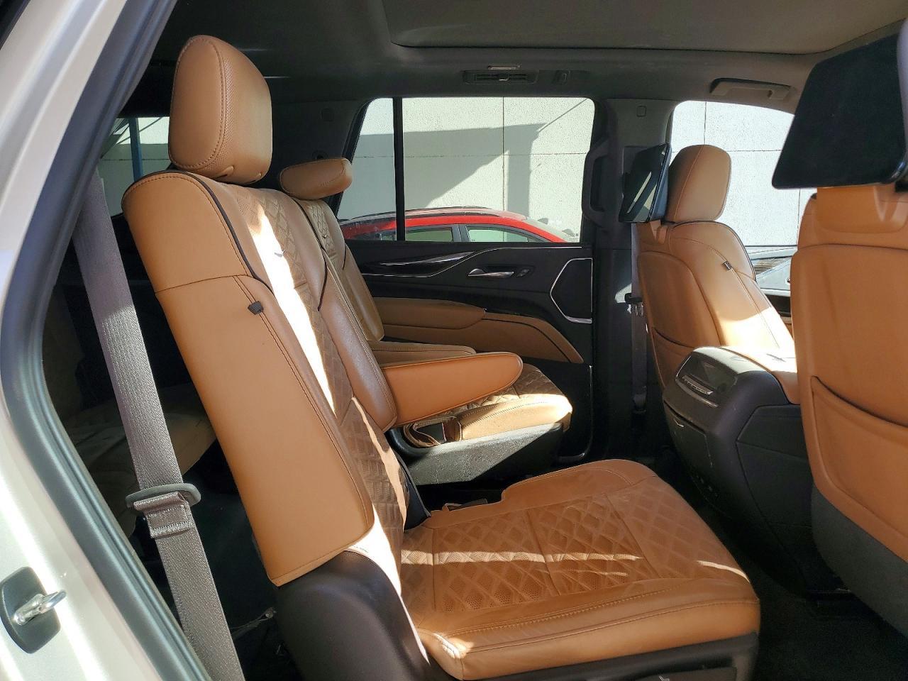 2021 Cadillac Escalade Premium Luxury - zdjęcie 11