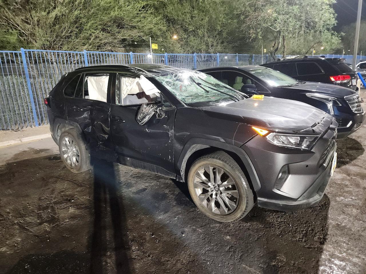 2021 Toyota Rav4 Xle Premium - zdjęcie 4