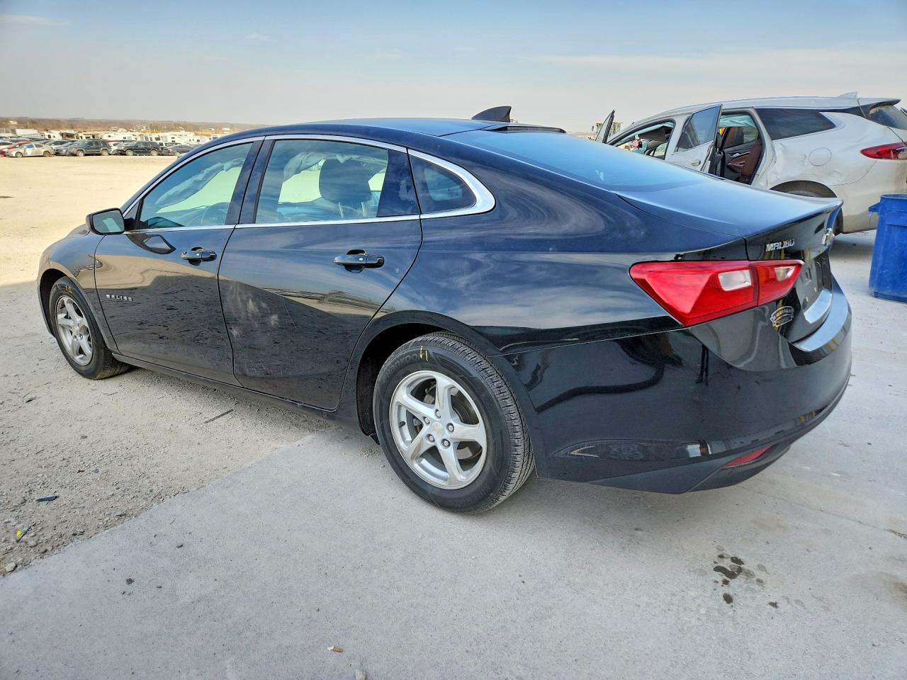 2017 Chevrolet Malibu Ls - zdjęcie 2