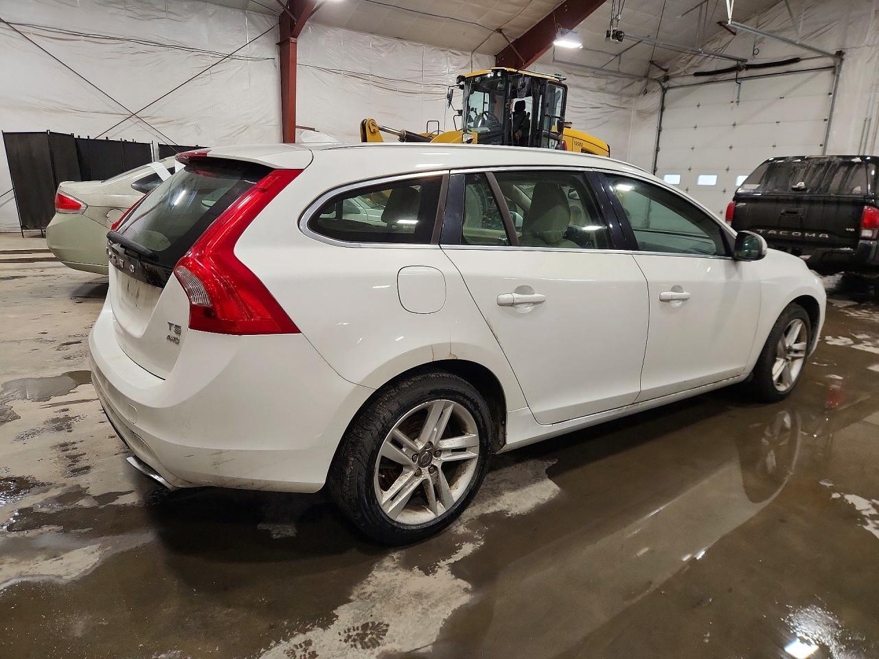 2015 Volvo V60 Premier - zdjęcie 3
