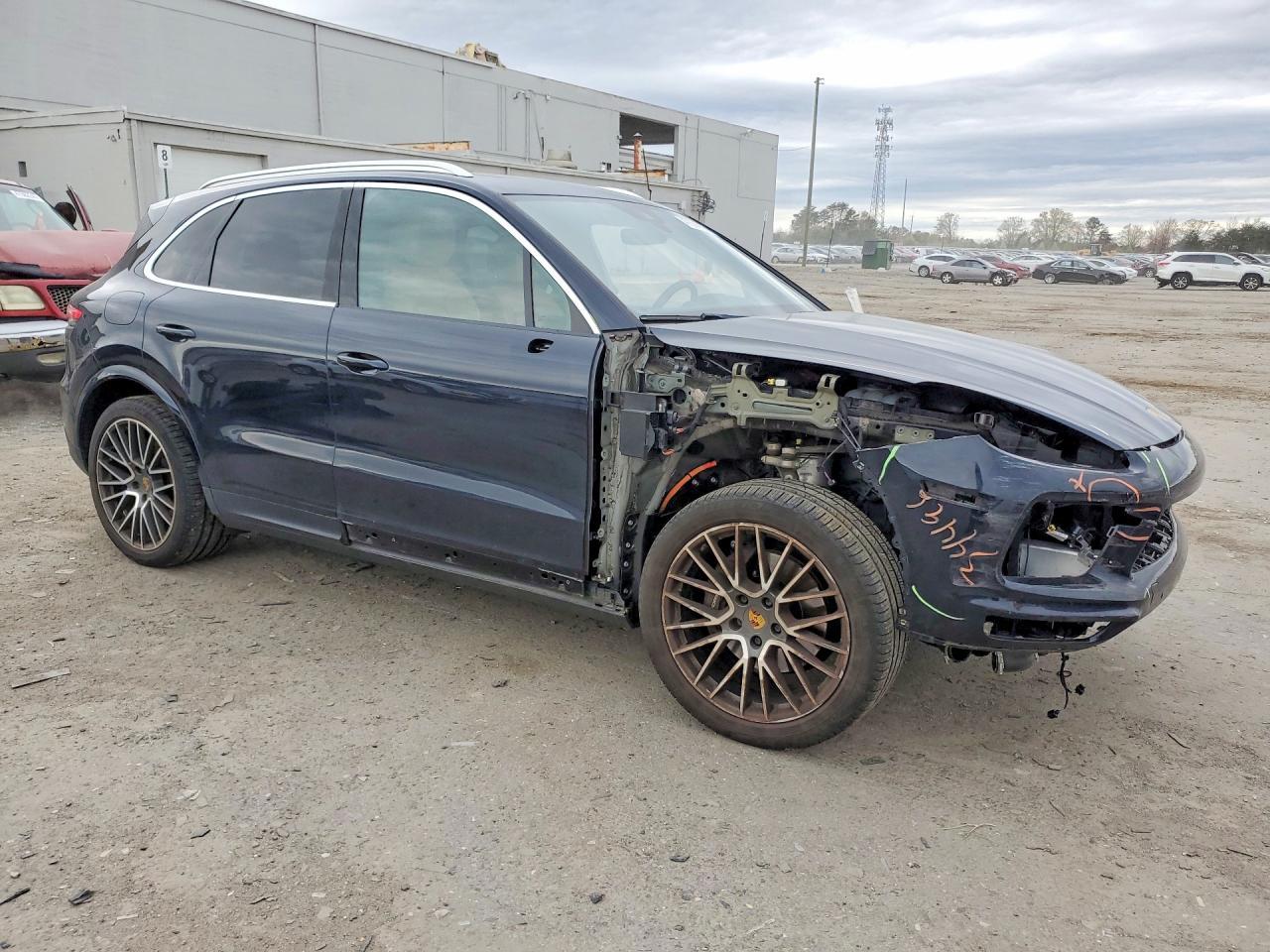 2020 Porsche Cayenne E-Hybrid - zdjęcie 4