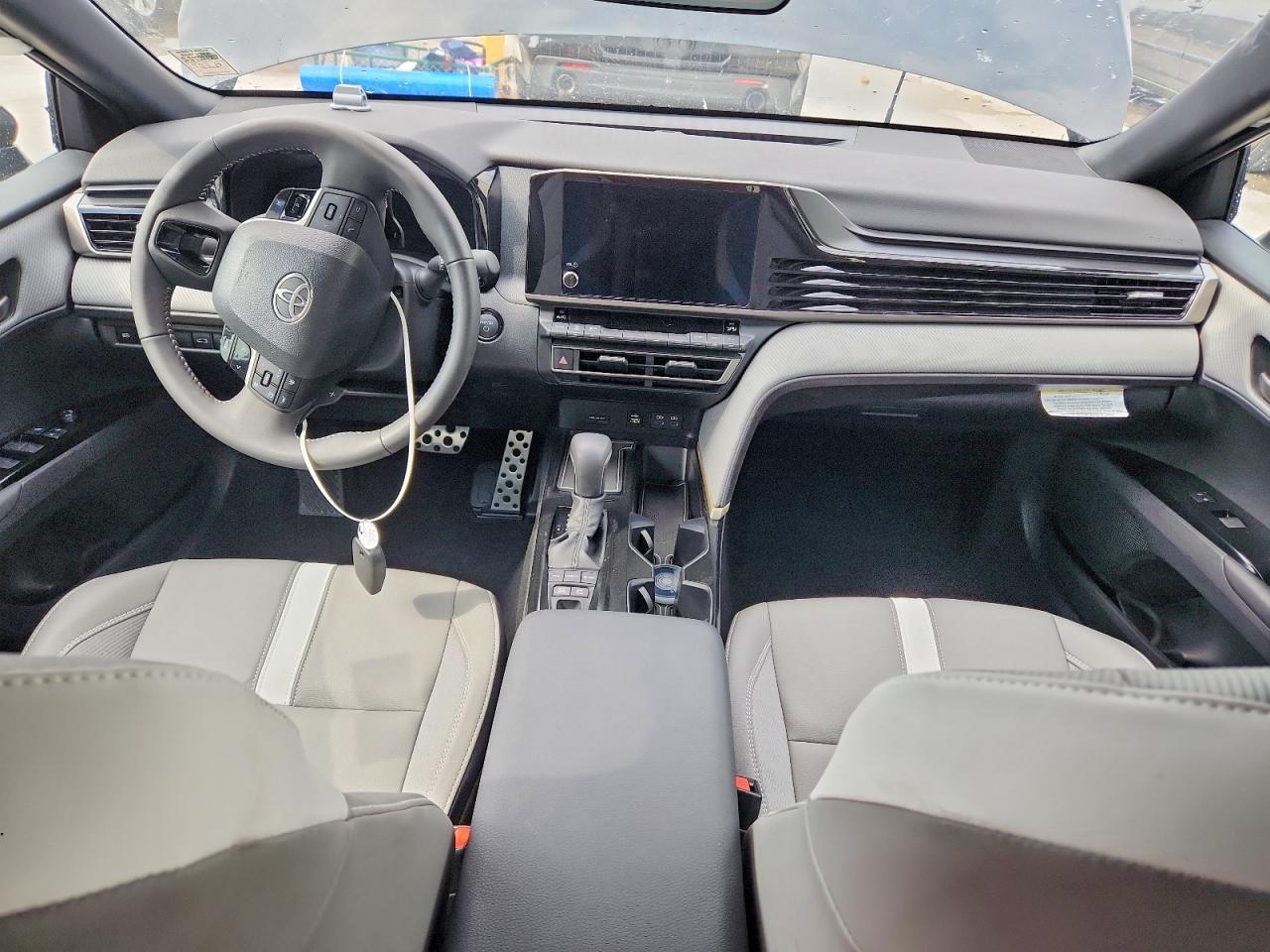 2025 Toyota Camry Se - zdjęcie 8