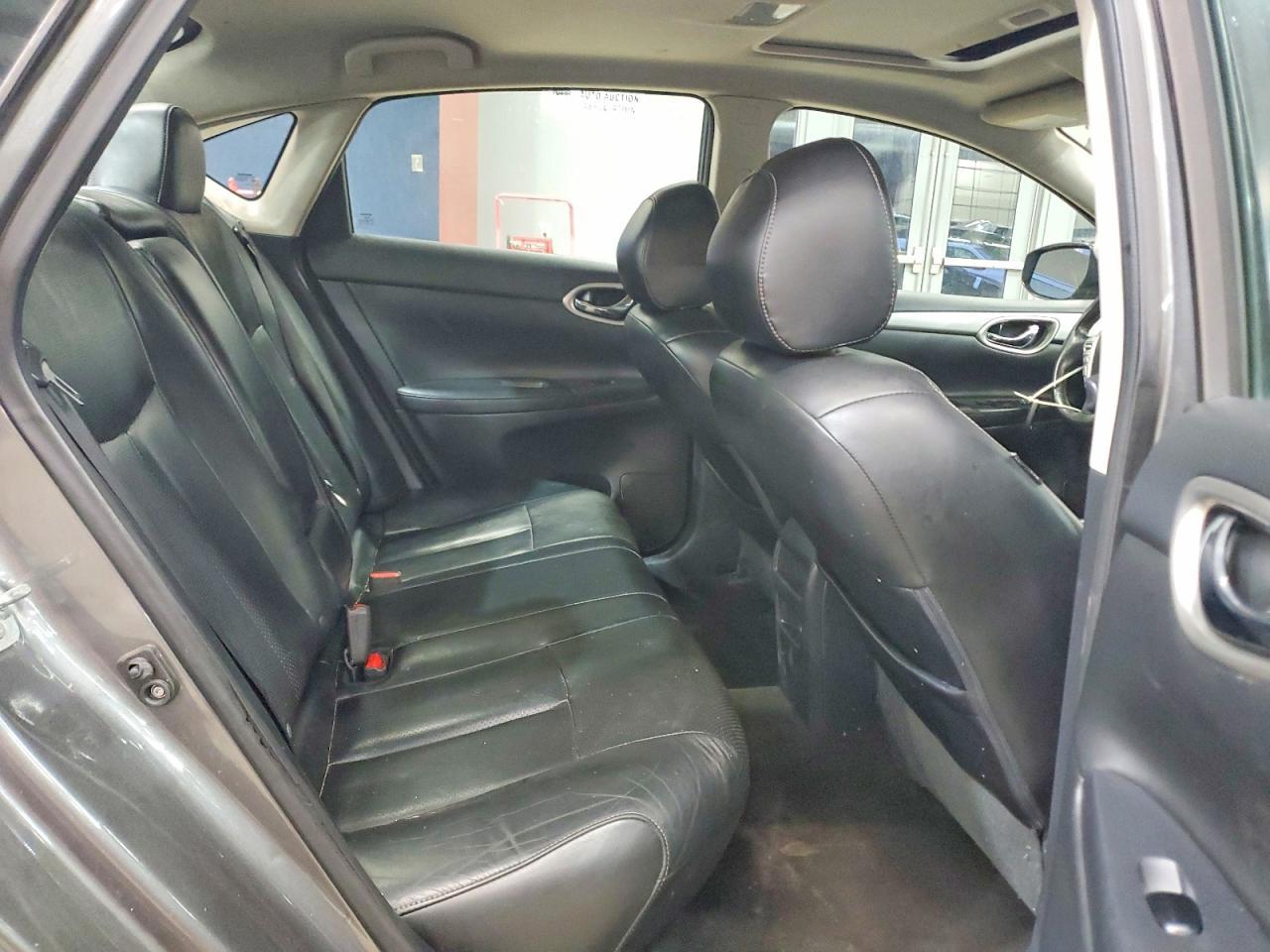 2015 Nissan Sentra Sr - zdjęcie 10