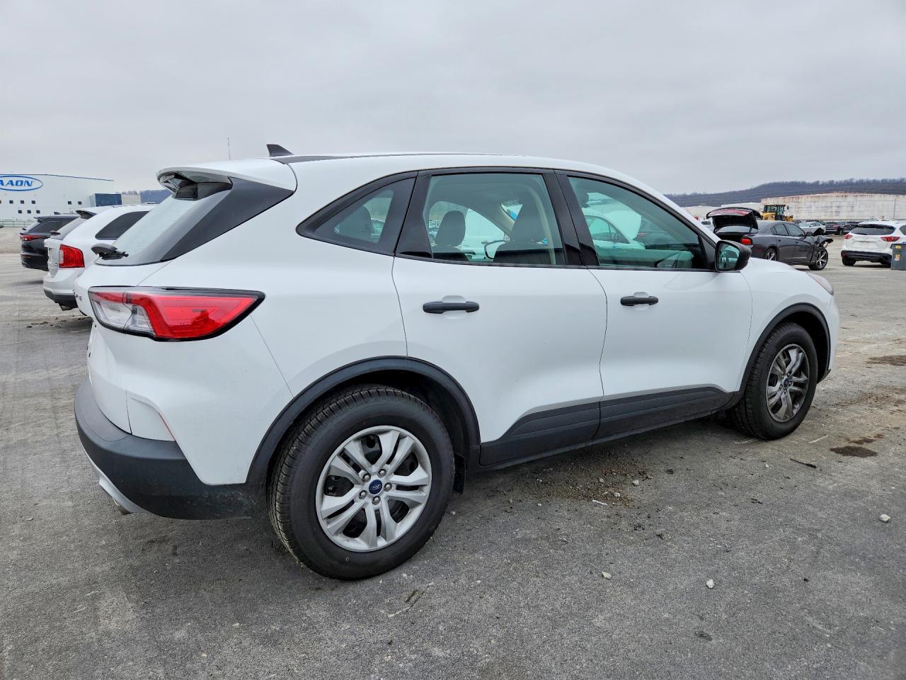 2020 Ford Escape S - zdjęcie 3