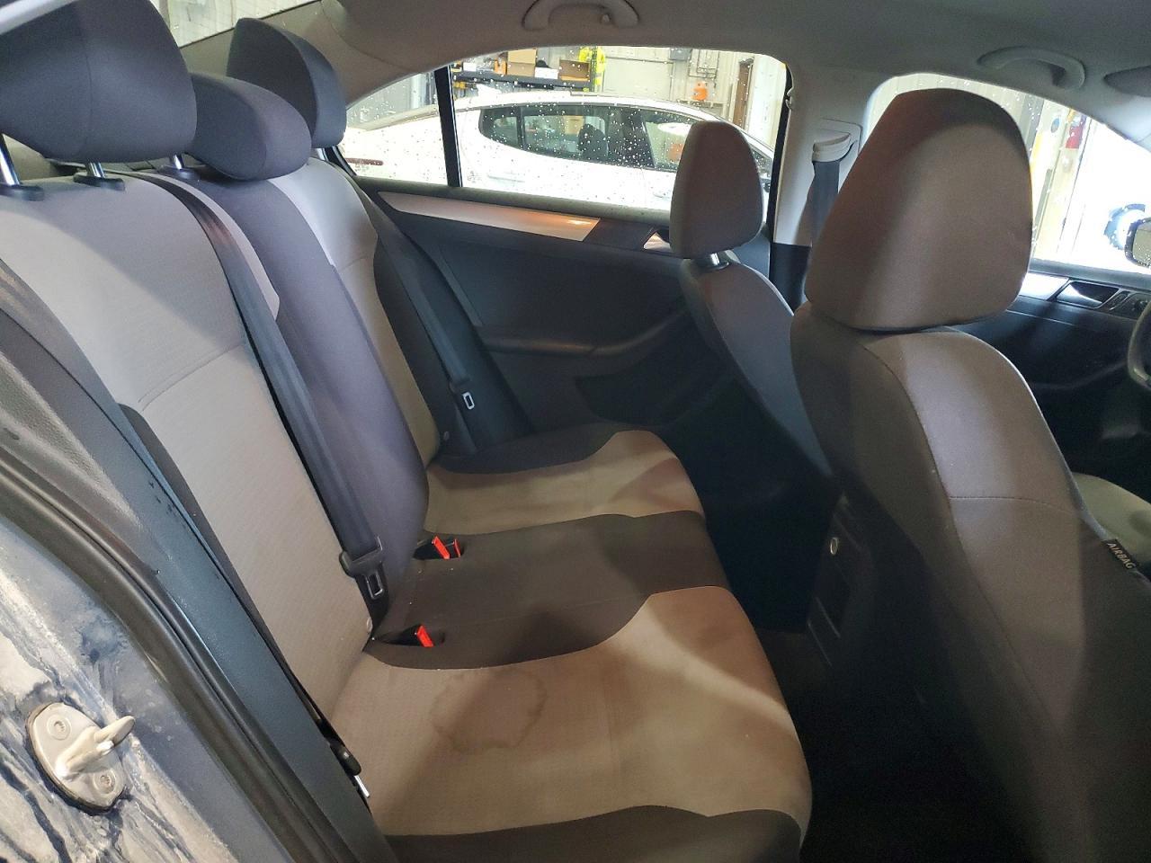 2017 Volkswagen Jetta - zdjęcie 10