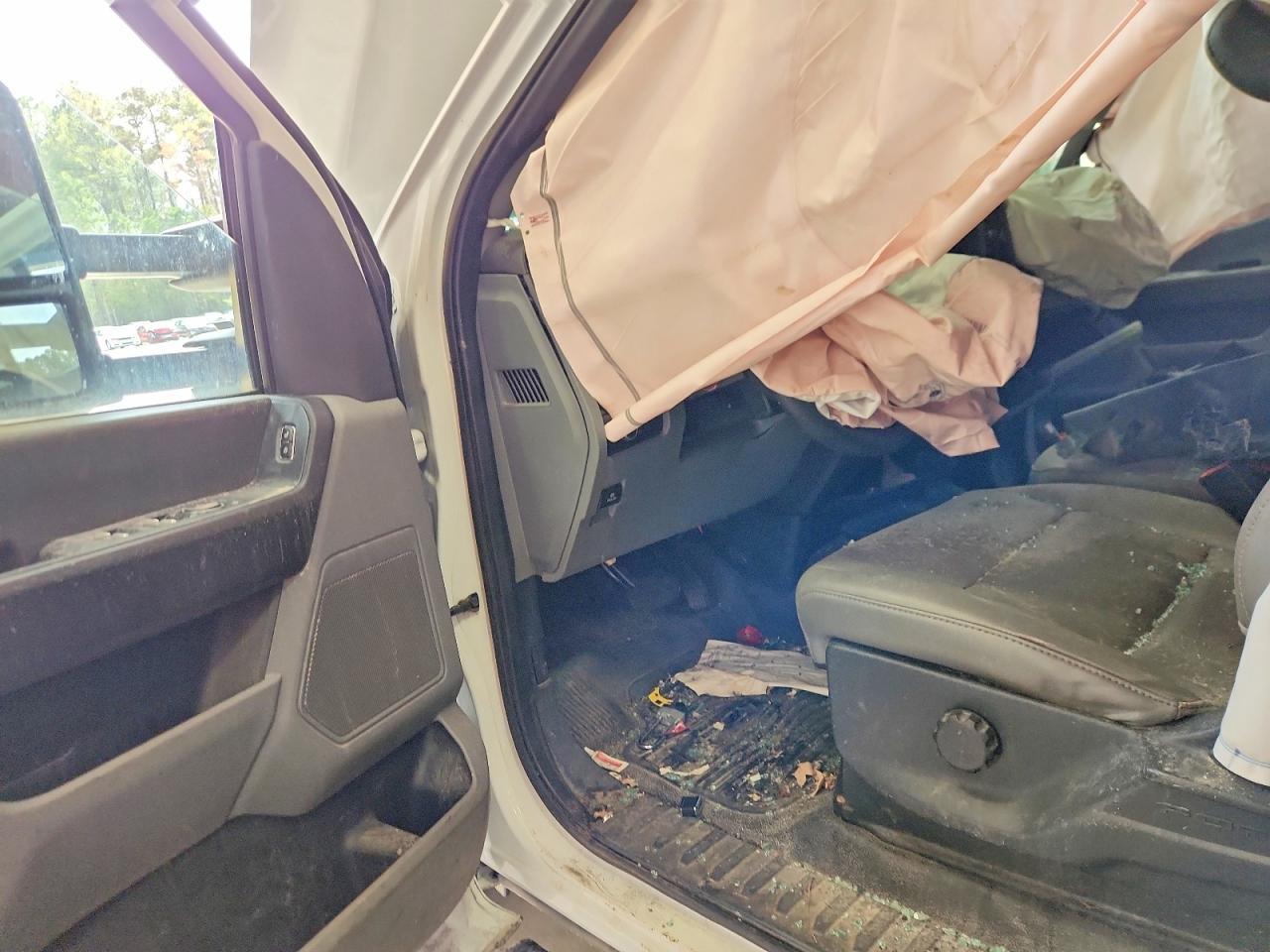 2023 Ford F250 Super Duty - zdjęcie 2