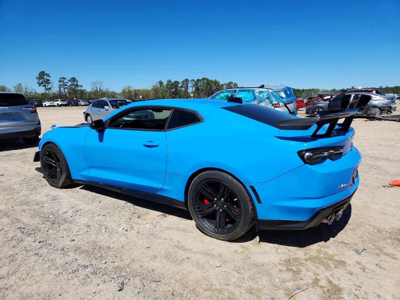 2022 Chevrolet Camaro Zl1 - zdjęcie 2