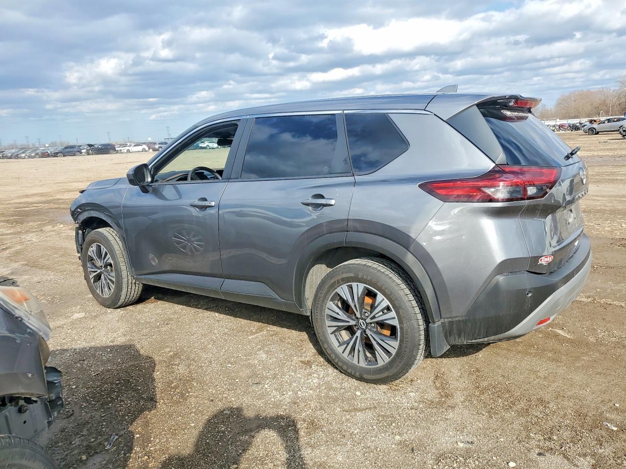 2023 Nissan Rogue Sv - zdjęcie 2