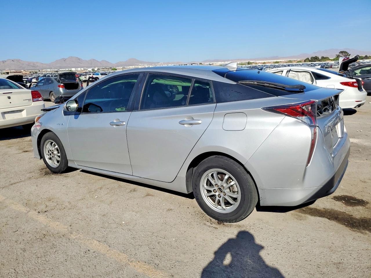 2016 Toyota Prius Three - zdjęcie 2