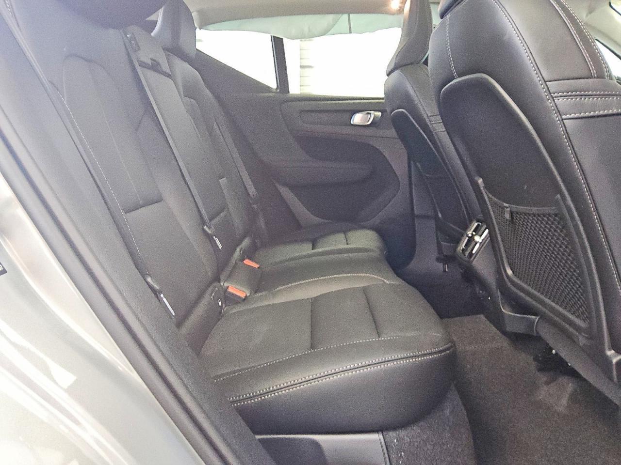 2026 Volvo Xc40 Plus - zdjęcie 10