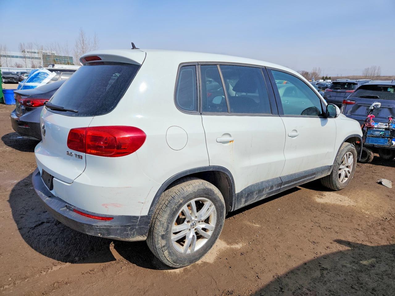 2015 Volkswagen Tiguan S - zdjęcie 3