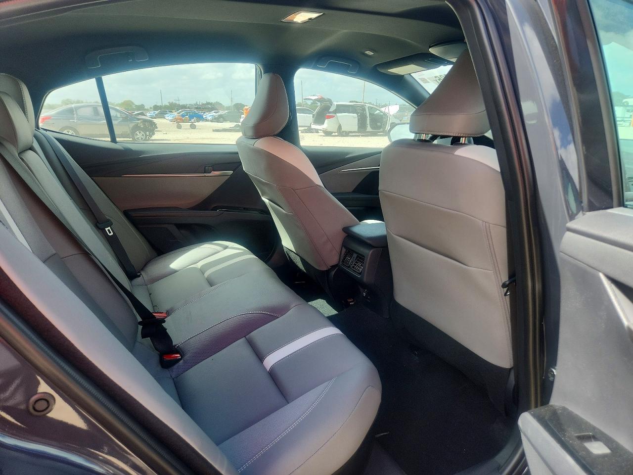 2026 Toyota Camry Se - zdjęcie 10