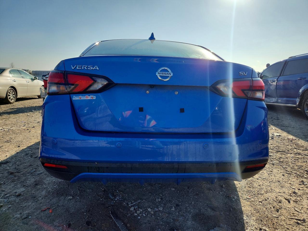 2021 Nissan Versa Sv - zdjęcie 6