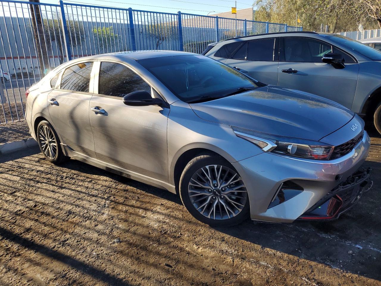 2022 Kia Forte Gt-Line - zdjęcie 4