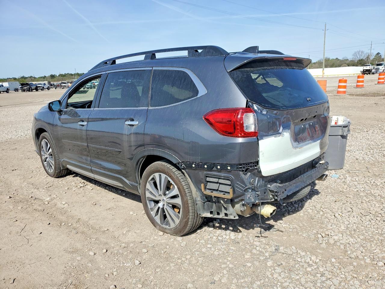 2021 Subaru Ascent Touring - zdjęcie 2