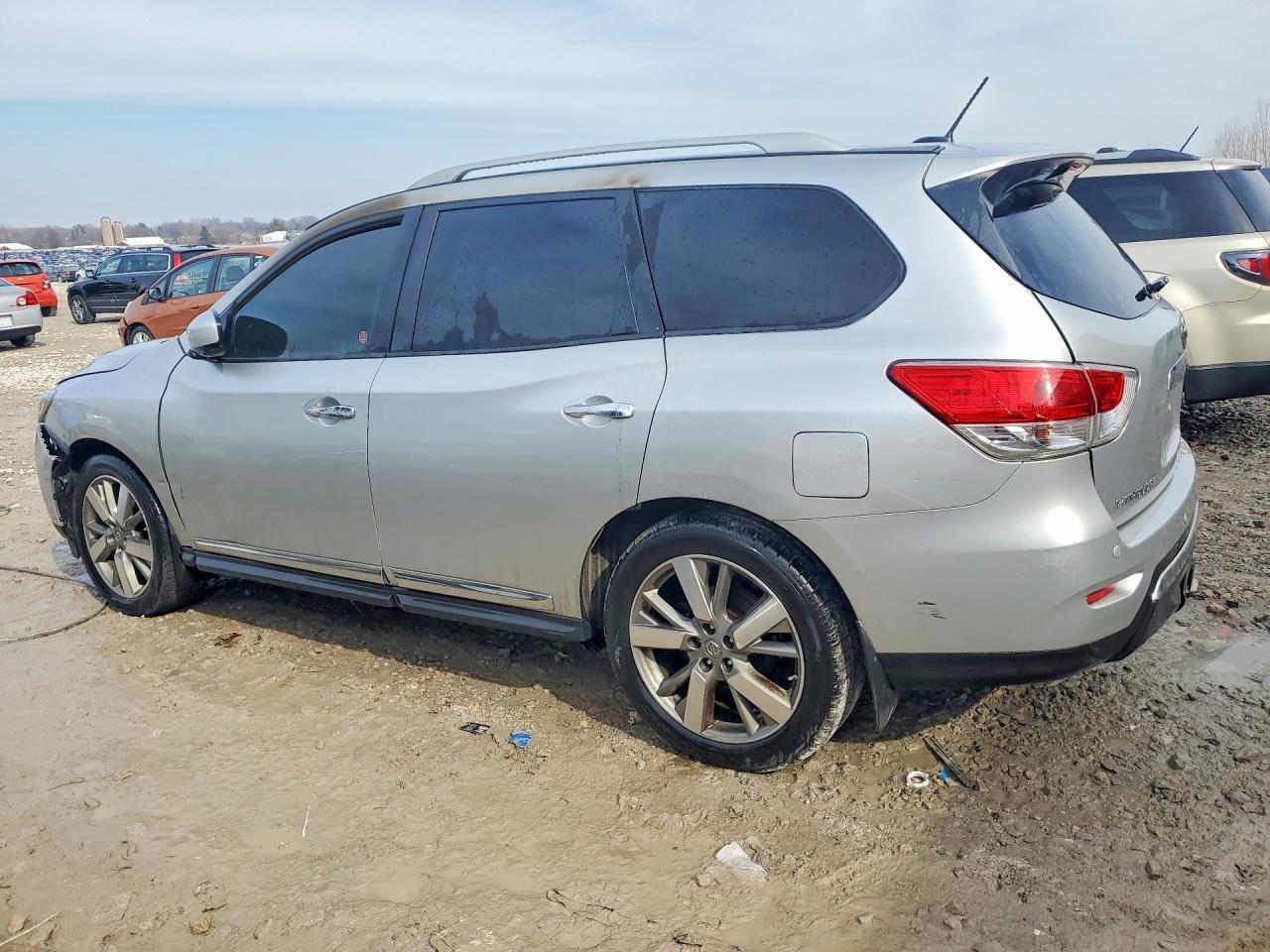 2015 Nissan Pathfinder S - zdjęcie 2