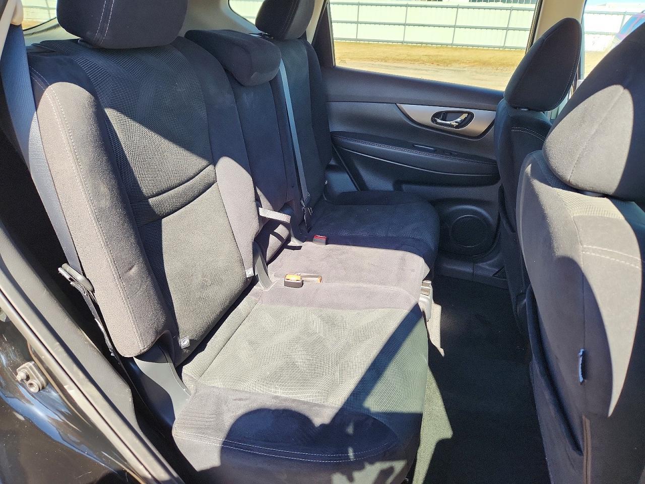 2015 Nissan Rogue S - zdjęcie 11