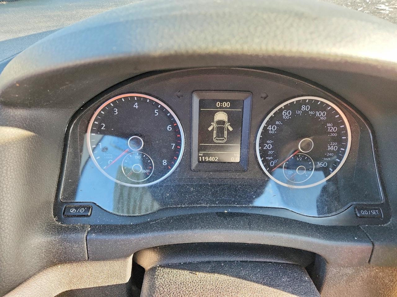 2016 Volkswagen Tiguan S - zdjęcie 9